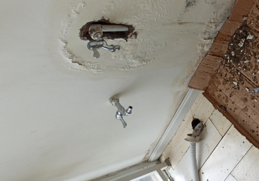 比如卫生间测漏水